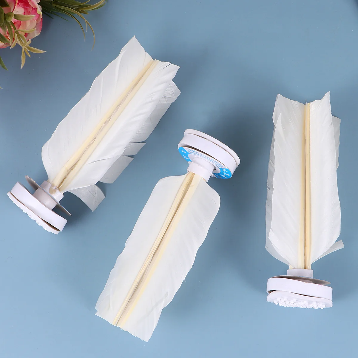 6Pcs Chinese Jianzi Kick Shuttlecocks Colorful Sports for Indoor Outdoor Activities Training Exercise Game
6Pcs Chinese Jianzi Kick Shuttlecocks Colorful Sports for Indoor Outdoor Activities Training Exercise Game