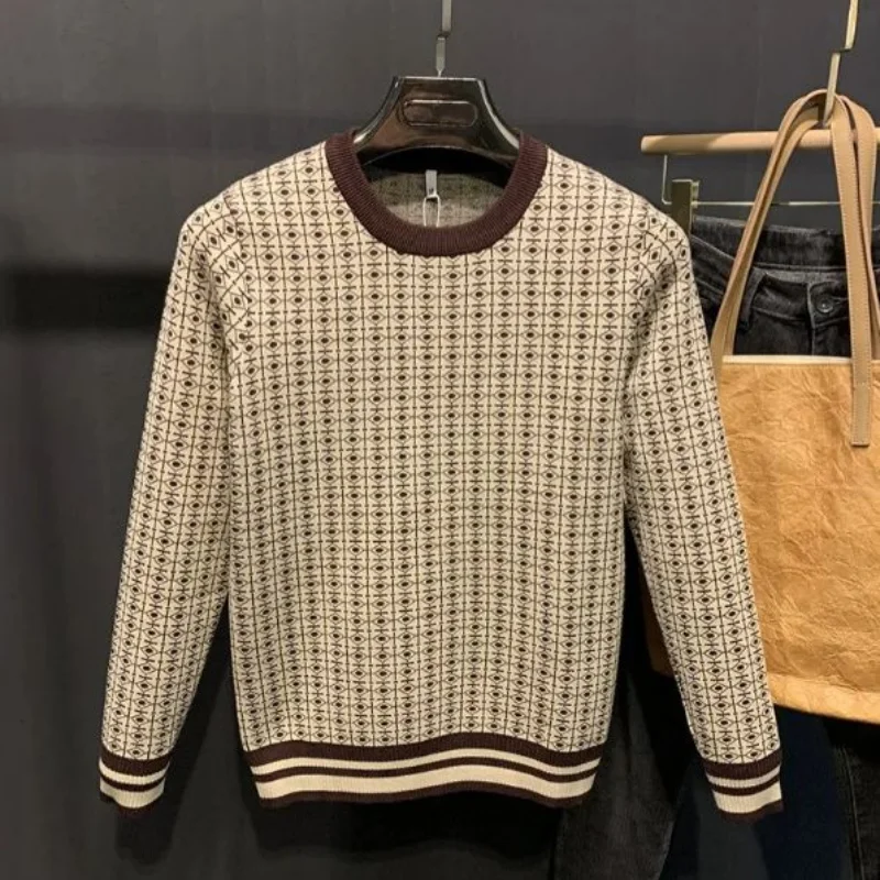 Мужской трикотажный жаккардовый свитер с длинным рукавом и круглым вырезом
Мужской трикотажный жаккардовый свитер с длинным рукавом и круглым вырезом