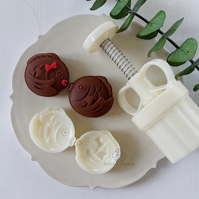 50g Moon Festival koi moon cake mold creative lovers fish kiss fish mung bean cake mold Internet celebrity CP pastry mold
50g Moon Festival koi moon cake mold creative lovers fish kiss fish mung bean cake mold Internet celebrity CP pastry mold