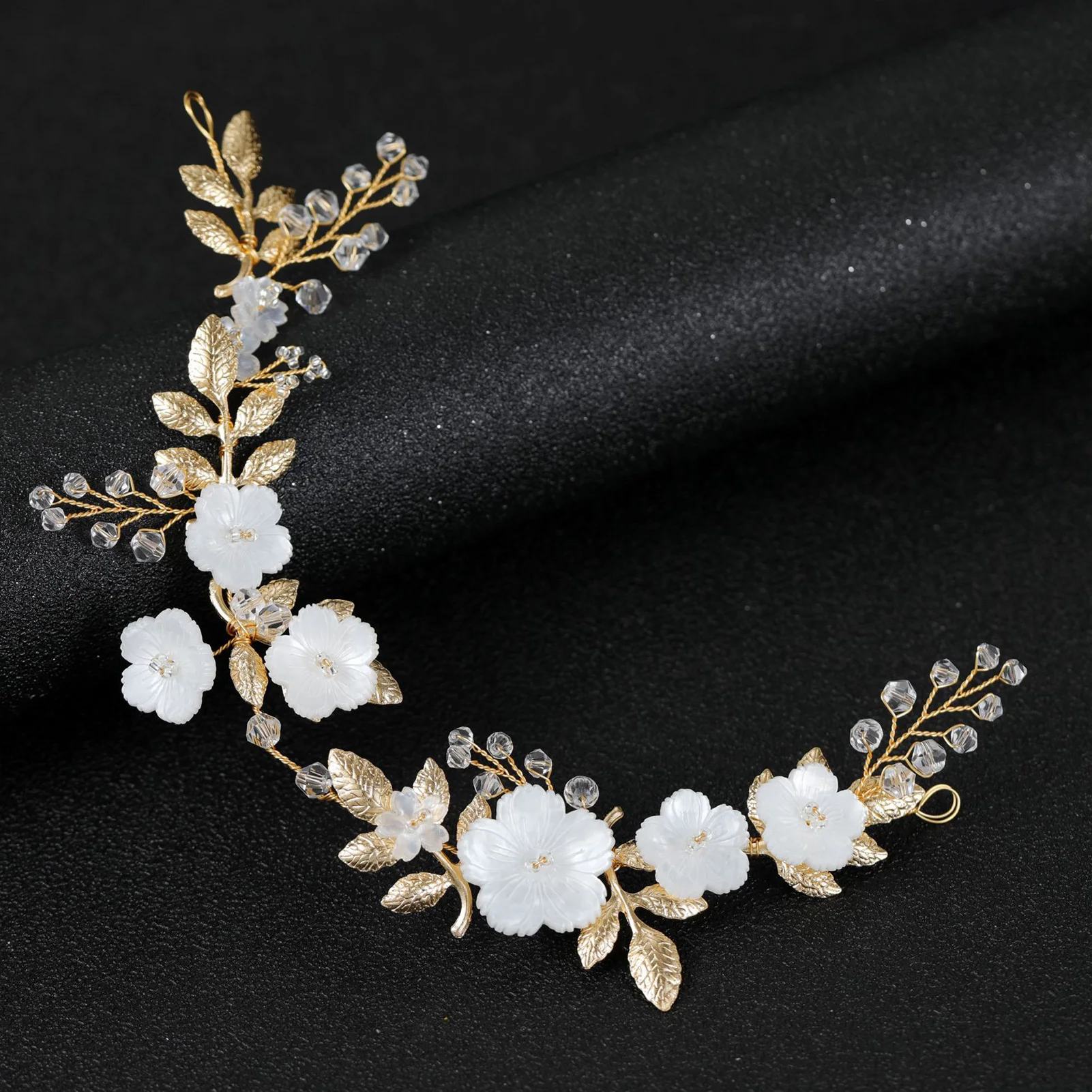 Wedding Headband White Flower Hairbands Gold Color Metal Leaves Headpieces Beaded Hair Bands for Bride Bridesmaid Hair Jewelry
Wedding Headband White Flower Hairbands Gold Color Metal Leaves Headpieces Beaded Hair Bands for Bride Bridesmaid Hair Jewelry