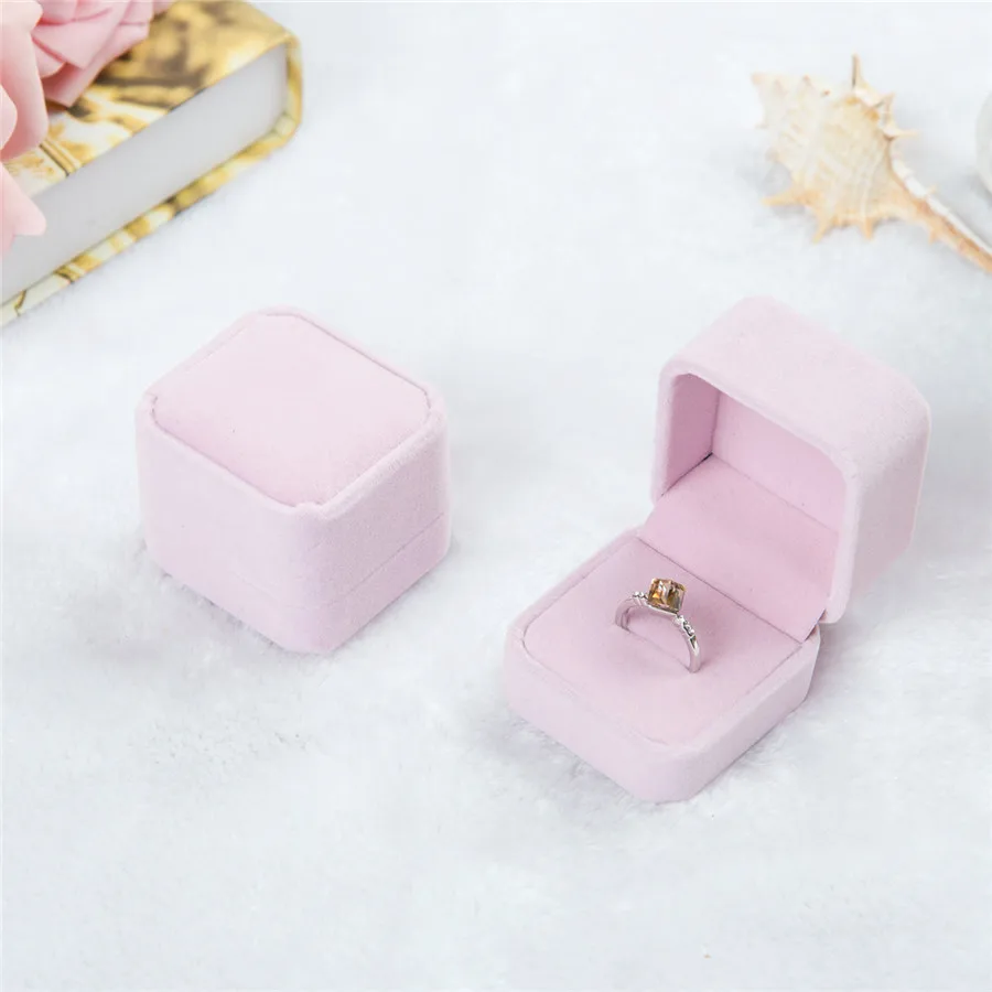 4*4.5 Jewelry Box Wholesale Flannel Necklace Box Pendant Box Flannel Ring Earring Box Bracelet Box Jewelry Packaging Box
4*4.5 Jewelry Box Wholesale Flannel Necklace Box Pendant Box Flannel Ring Earring Box Bracelet Box Jewelry Packaging Box