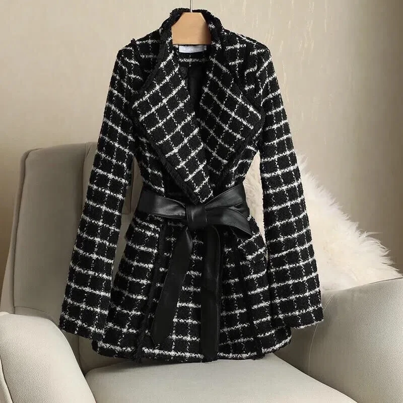 New Women's Wool Blends Coat 2022 Autumn Winter Jacket Fashion Elegant Plaid Slim Tweed Woolen Outerwear Female Blazers Coats
New Women's Wool Blends Coat 2022 Autumn Winter Jacket Fashion Elegant Plaid Slim Tweed Woolen Outerwear Female Blazers Coats