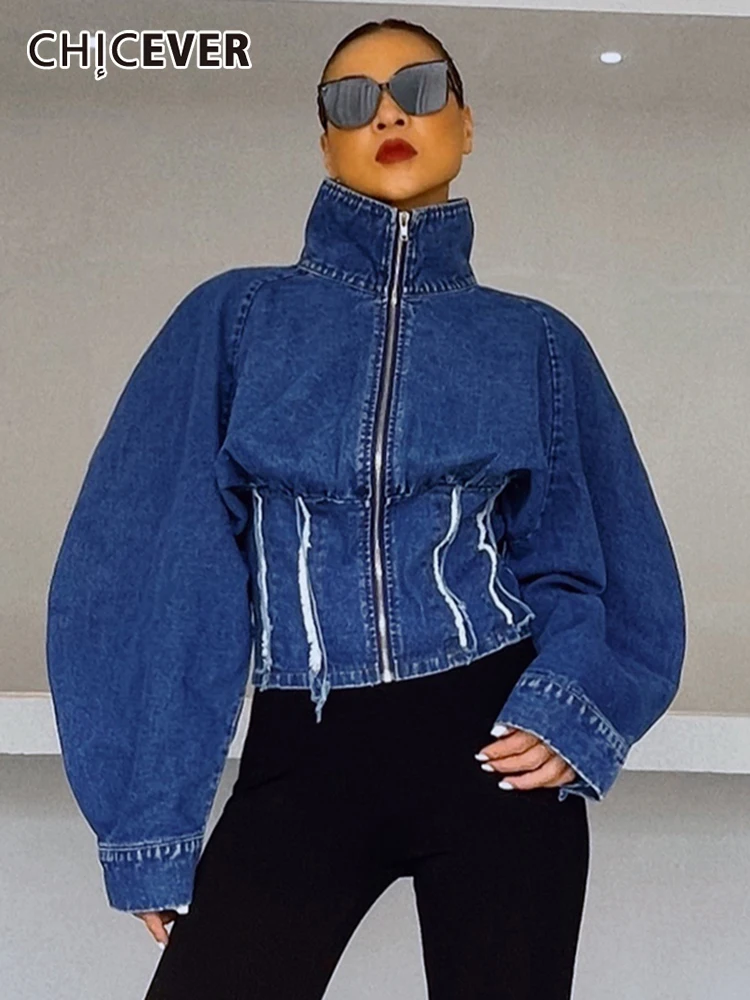 CHICEVER Casual Blue Denim Patchwork Raw Hem Jacket For Women Lapel Long Sleeve Zipper Two Tone Autumn Fashion Women's Coat 2022
CHICEVER Casual Blue Denim Patchwork Raw Hem Jacket For Women Lapel Long Sleeve Zipper Two Tone Autumn Fashion Women's Coat 2022