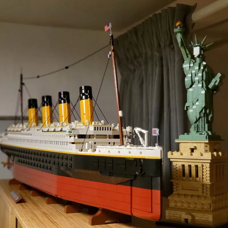 IN STOCK 9090pcs Titani Compatible 10294 Titanic Large Cruise Boat Ship Steamship Bricks Building Blocks Children Diy Toys Gifts
IN STOCK 9090pcs Titani Compatible 10294 Titanic Large Cruise Boat Ship Steamship Bricks Building Blocks Children Diy Toys Gifts