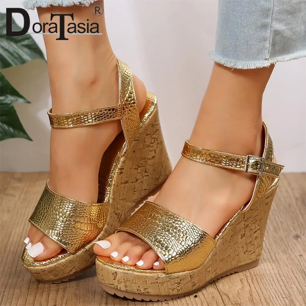 DORATASIA Big Size 43 Brand New Ladies Platform Sandals Fashion Buckle Wedges High Heels women's Sandals Party Shoes Woman
DORATASIA Big Size 43 Brand New Ladies Platform Sandals Fashion Buckle Wedges High Heels women's Sandals Party Shoes Woman