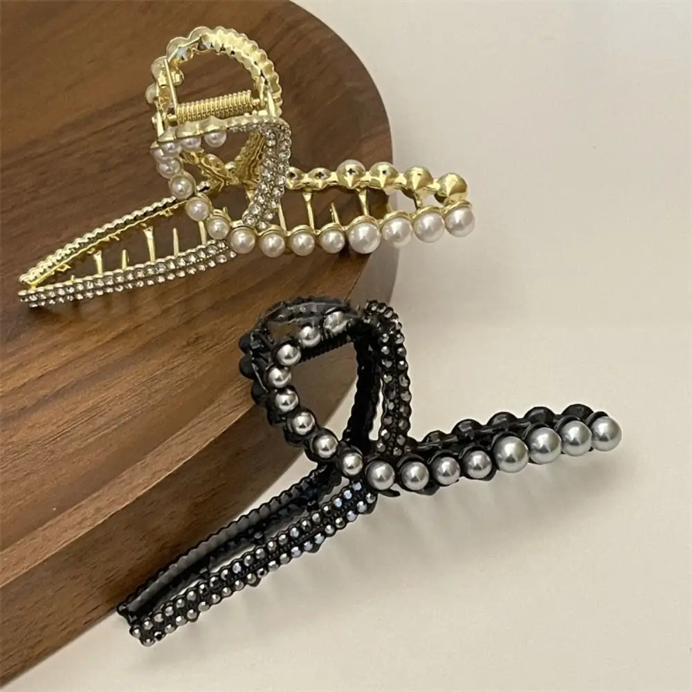 Temperament Pearl Diamond Non-slip Metal Hair Claw Women Hairpin Shark Clip Hair Clip
Temperament Pearl Diamond Non-slip Metal Hair Claw Women Hairpin Shark Clip Hair Clip