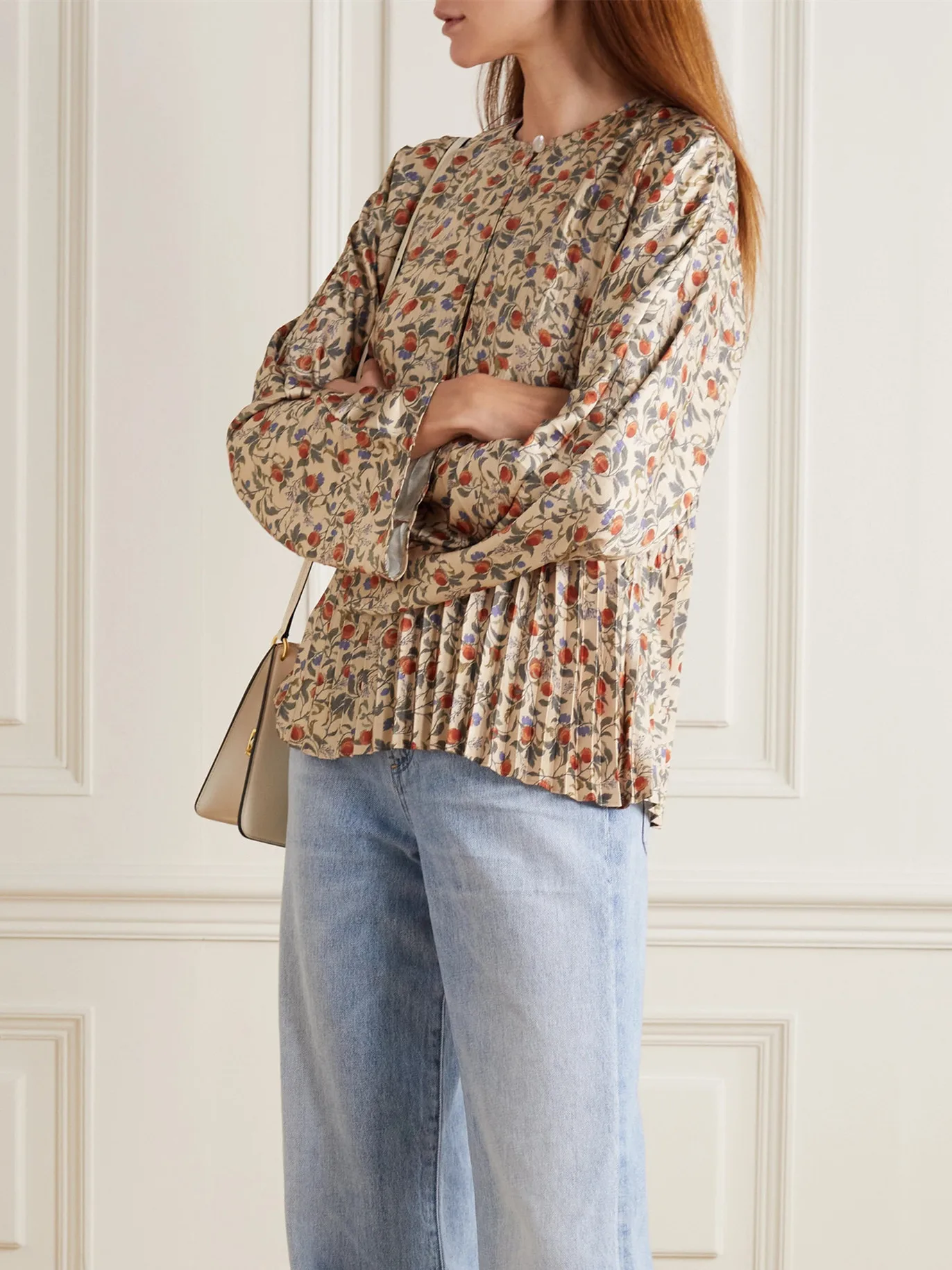 Lady Retro Pomegranate Print Pleated Shirt Women O-Neck Long Sleeve Hollow Out Loose Blouse 2022 Early Fall New Female Top
Lady Retro Pomegranate Print Pleated Shirt Women O-Neck Long Sleeve Hollow Out Loose Blouse 2022 Early Fall New Female Top