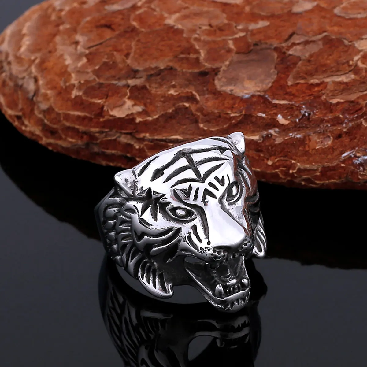 Boutique Creative Stainless Steel Animal Tiger Viking Ring Nordic Vintage Men's Valknut Amulet Ring Jewelry Accessories
Boutique Creative Stainless Steel Animal Tiger Viking Ring Nordic Vintage Men's Valknut Amulet Ring Jewelry Accessories