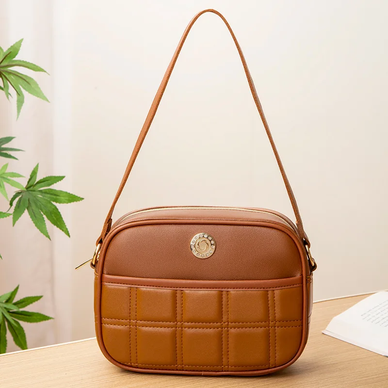 Hot Stamping Embossed Small Square Crossbody Bag 2022 Ladies Foreign Trade Women's Handbag Wholesale Fashion Shoulder Bag
Hot Stamping Embossed Small Square Crossbody Bag 2022 Ladies Foreign Trade Women's Handbag Wholesale Fashion Shoulder Bag