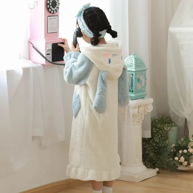 New Kawaii Cartoon Sanrios Plush Home Wear Cinnamoroll Cute Anime Winter Coral Velvet Children's Nightgown Parent Child Pajamas
New Kawaii Cartoon Sanrios Plush Home Wear Cinnamoroll Cute Anime Winter Coral Velvet Children's Nightgown Parent Child Pajamas