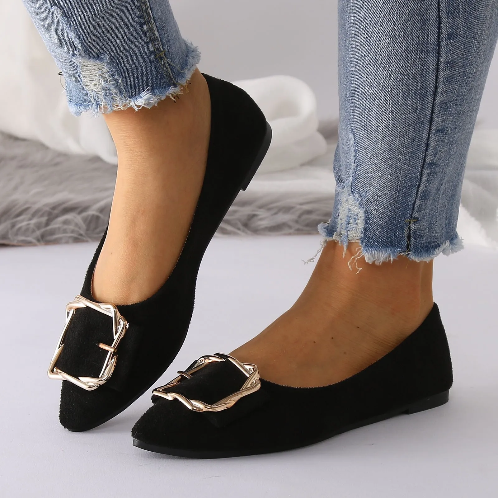 2023 New Women's Flat Shoes Fashion Woman Metal Buckle Bow Lady Fall Shoes Girl Ballerina Dress Big Yards Bling Women's Shoes
2023 New Women's Flat Shoes Fashion Woman Metal Buckle Bow Lady Fall Shoes Girl Ballerina Dress Big Yards Bling Women's Shoes