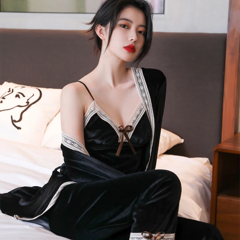 XIKUO Autumn and Winter Three-piece Velvet Material Pajamas Women's New Sexy Lace V-neck Sling Home Service
XIKUO Autumn and Winter Three-piece Velvet Material Pajamas Women's New Sexy Lace V-neck Sling Home Service