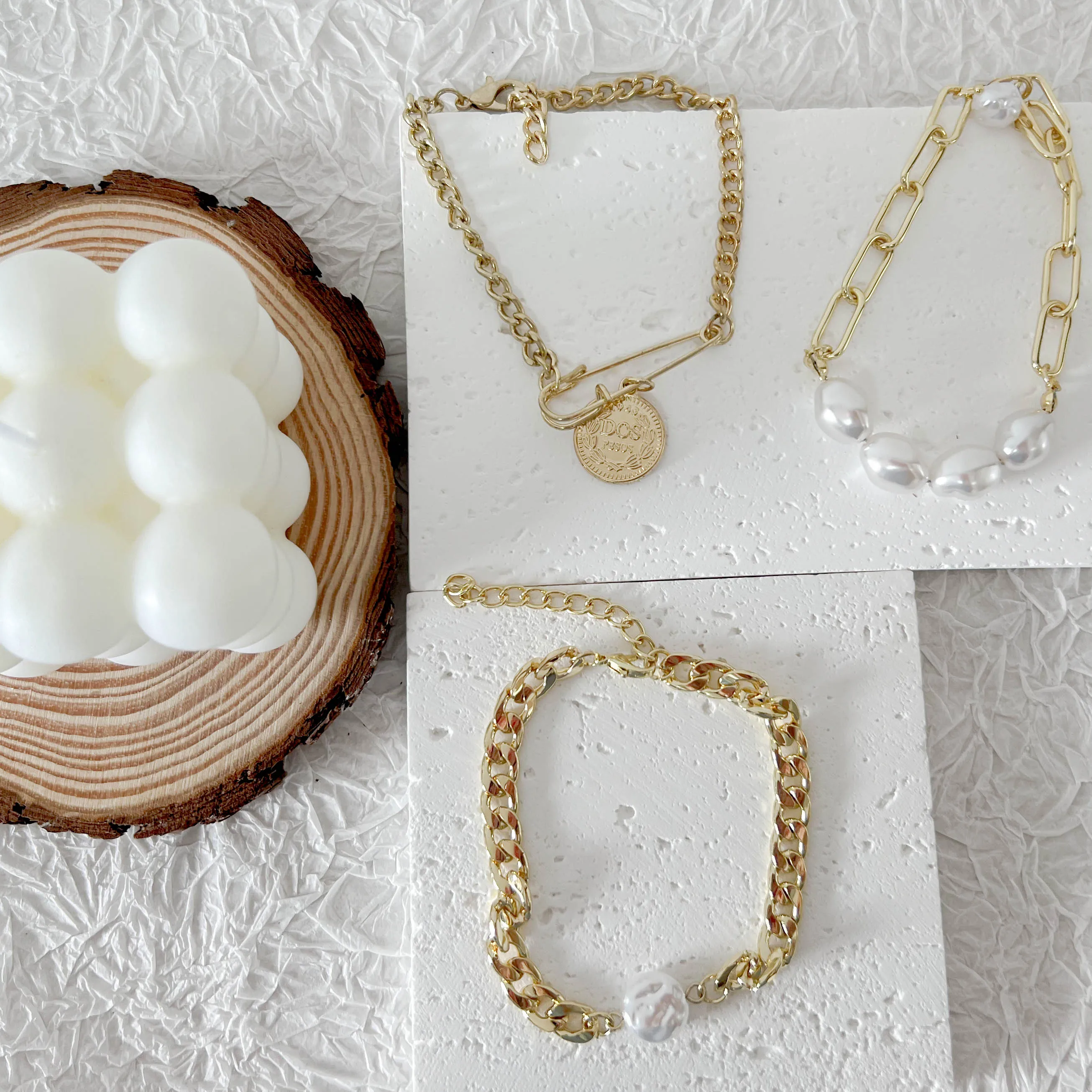 Luxury Designer Jewelry Popular Bracelet Women Bohemian Niche Baroque Pearl Girls Fashion Wedding Party Gift Coin Heart Pendant
Luxury Designer Jewelry Popular Bracelet Women Bohemian Niche Baroque Pearl Girls Fashion Wedding Party Gift Coin Heart Pendant