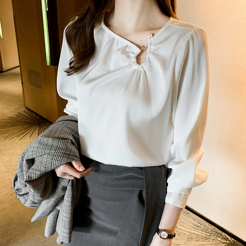New Fashion Long-sleeve Women Tops Shirt Blouse Pullover Pleated Metal Beaded Satin Silk Women's Clothing Camisas blusas 67H
New Fashion Long-sleeve Women Tops Shirt Blouse Pullover Pleated Metal Beaded Satin Silk Women's Clothing Camisas blusas 67H