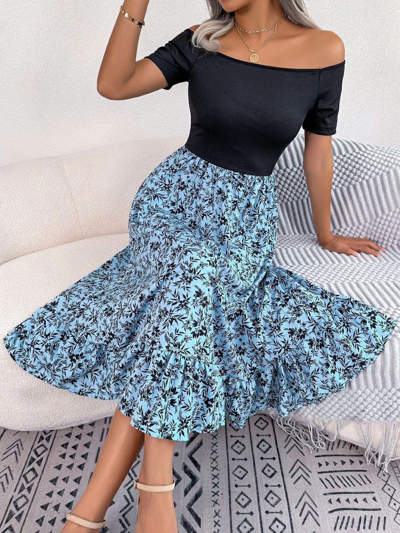 Casual loose print 2023 new dress,Summer new Leisure Off Shoulder Flower Ruffle Edge Mid length Dress for Women
Casual loose print 2023 new dress,Summer new Leisure Off Shoulder Flower Ruffle Edge Mid length Dress for Women