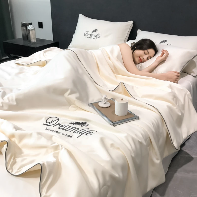 Luxury Home Summer Comforter Set Embroidered Breathable Thin Blanket Summer Quilt Skin Friendly Air Conditioner Quilt Queen
Luxury Home Summer Comforter Set Embroidered Breathable Thin Blanket Summer Quilt Skin Friendly Air Conditioner Quilt Queen