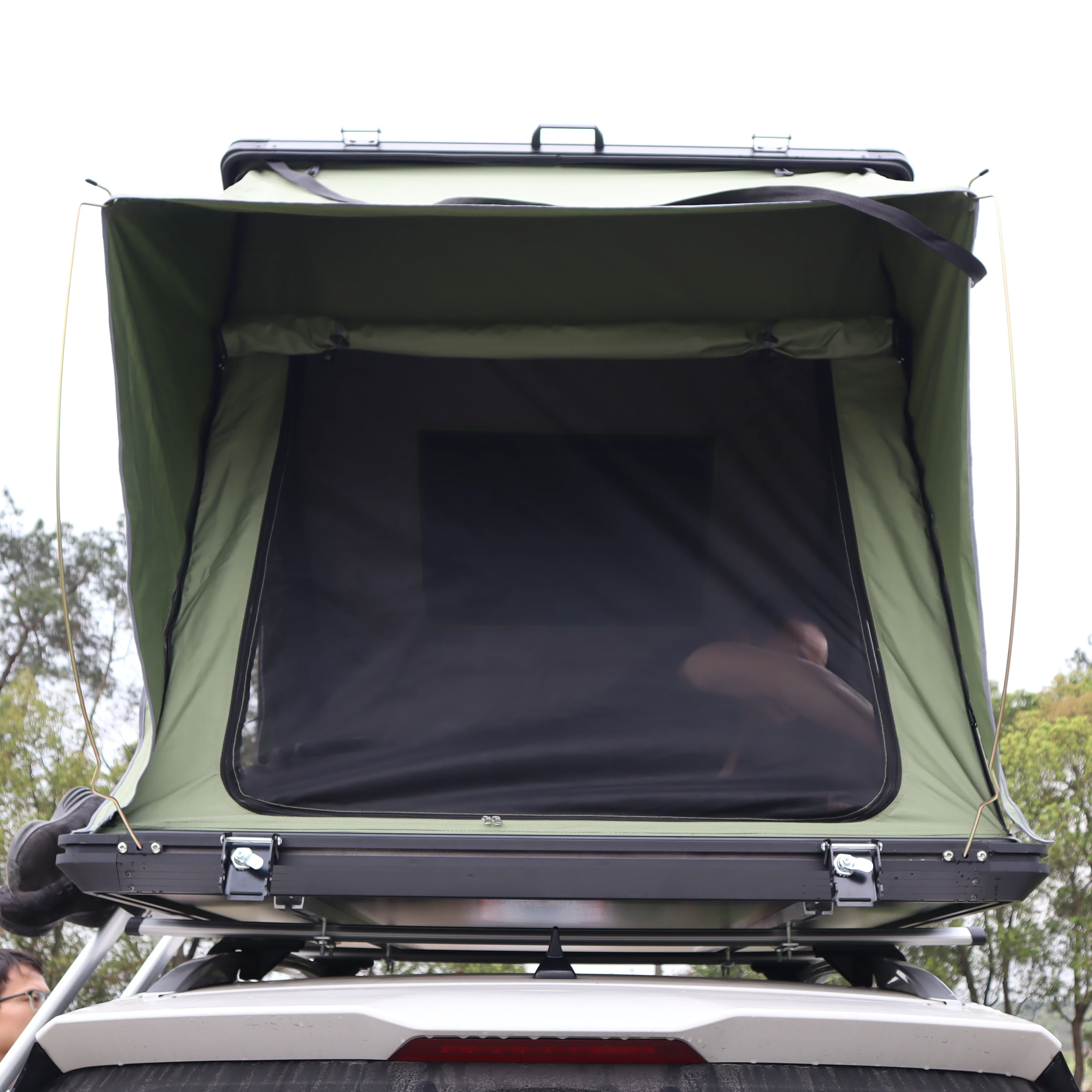 2021 customized roof tent car aluminum roof top tents for camping rooftop tent 4 person
2021 customized roof tent car aluminum roof top tents for camping rooftop tent 4 person