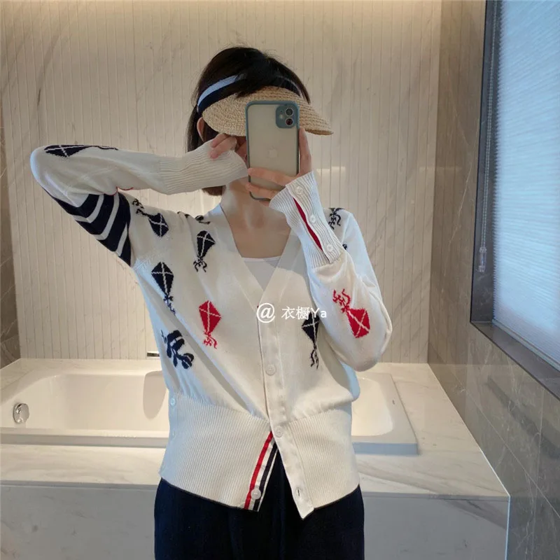 TB College Style Jacquard Color Kite Four-bar V-neck Knitted Design Cardigan Small Jacket Spring
TB College Style Jacquard Color Kite Four-bar V-neck Knitted Design Cardigan Small Jacket Spring