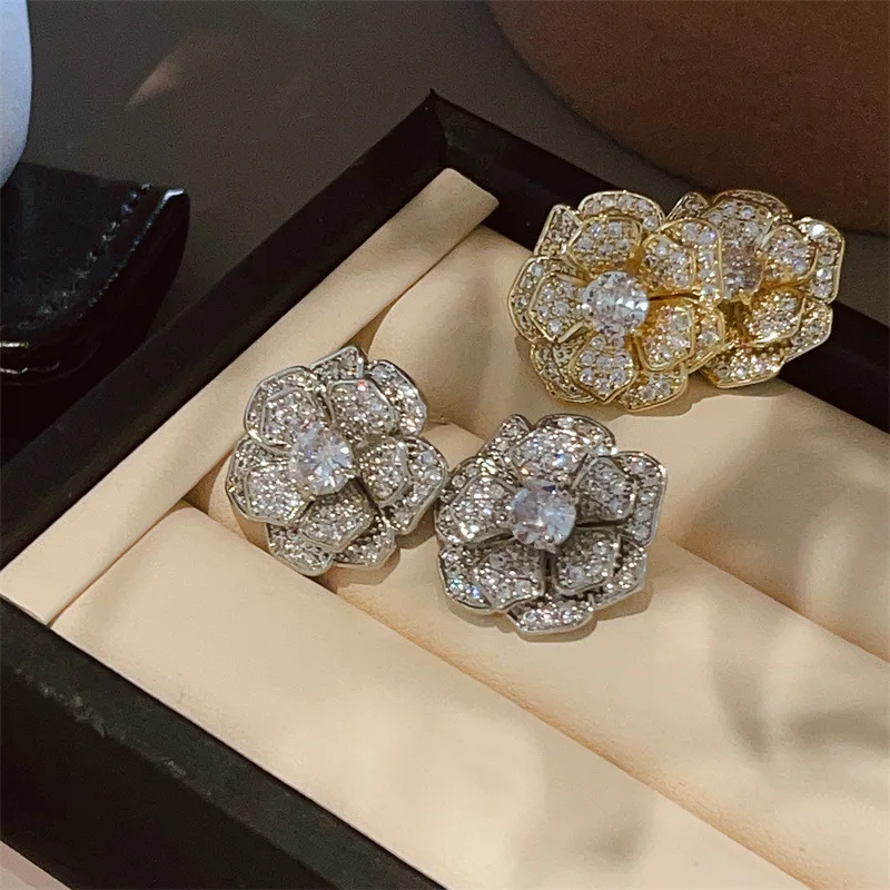luxury hollow floral stud earrings elegant women saprkling zircon rose piercing jewelry
luxury hollow floral stud earrings elegant women saprkling zircon rose piercing jewelry