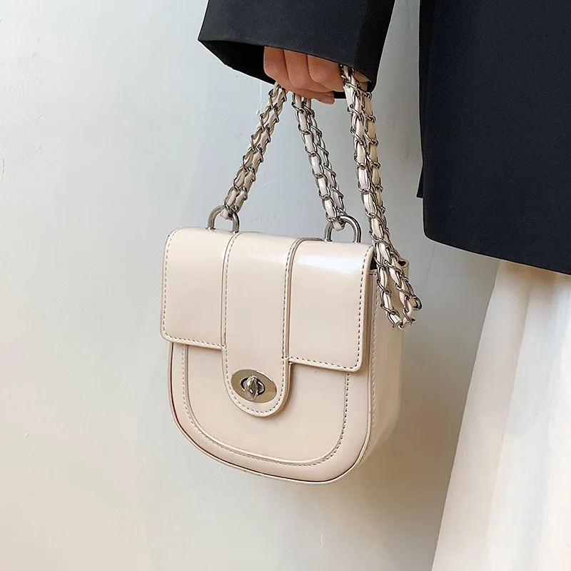 High Quality Women's Bag 2022 Summer New Popular Versatile Messenger Chain One Shoulder Saddle Bag Purses and Handbags
High Quality Women's Bag 2022 Summer New Popular Versatile Messenger Chain One Shoulder Saddle Bag Purses and Handbags