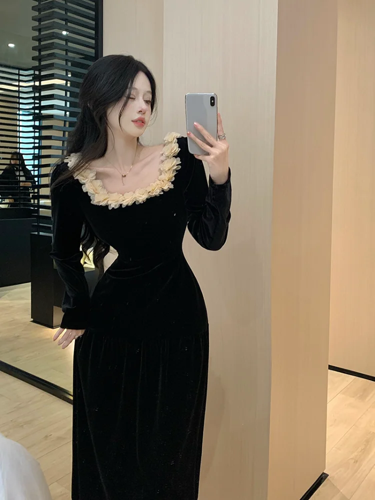 Korobov vintage black French robes slim velvet dress Autumn Winter Square collar sexy
Korobov vintage black French robes slim velvet dress Autumn Winter Square collar sexy