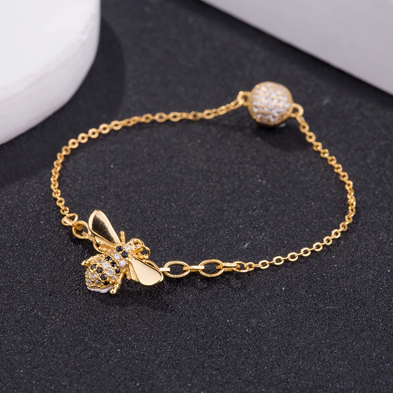 Little Bee Bracelet Buckle New S925 Sterling Silver Handkerchief Bee Digital And Analog Watch for Men Rhinestone Jewelry Set
Little Bee Bracelet Buckle New S925 Sterling Silver Handkerchief Bee Digital And Analog Watch for Men Rhinestone Jewelry Set