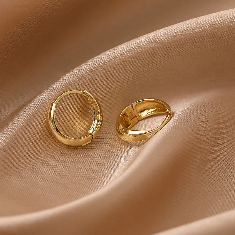 Fashion Hoop Earrings Simple For Women Girls Metal Chain Jewelry Ladies Classic Trendy Gift Wedding Party
Fashion Hoop Earrings Simple For Women Girls Metal Chain Jewelry Ladies Classic Trendy Gift Wedding Party