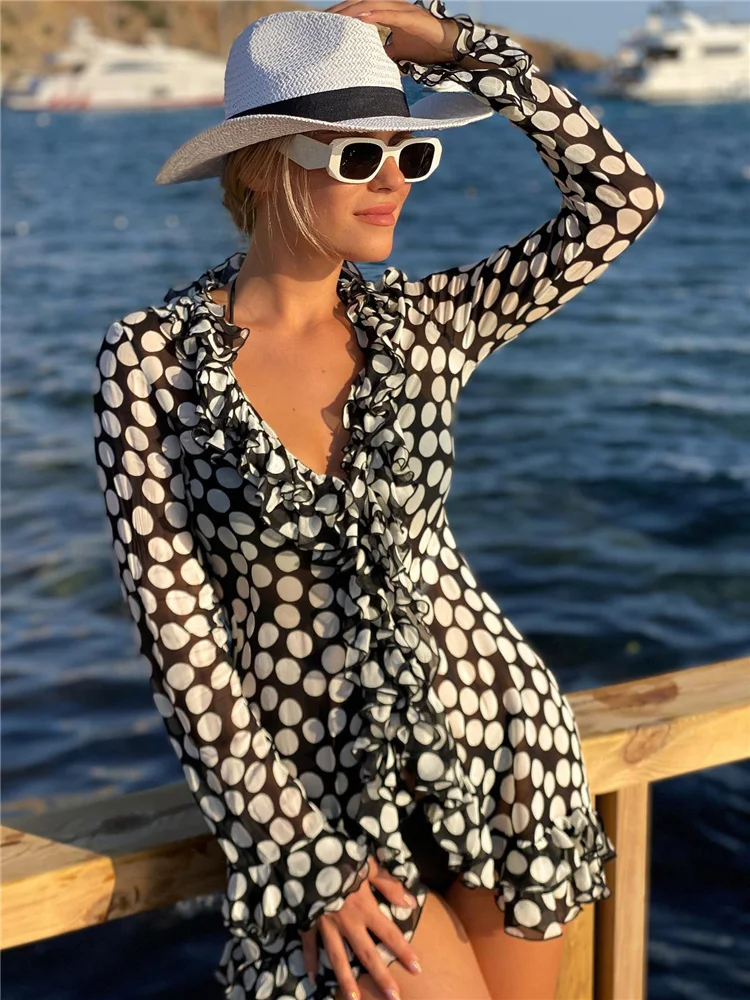 Женское короткое шифоновое платье с оборками, элегантное черное платье мини в горошек с V-образным вырезом и принтом, лето 2022
Женское короткое шифоновое платье с оборками, элегантное черное платье мини в горошек с V-образным вырезом и принтом, лето 2022