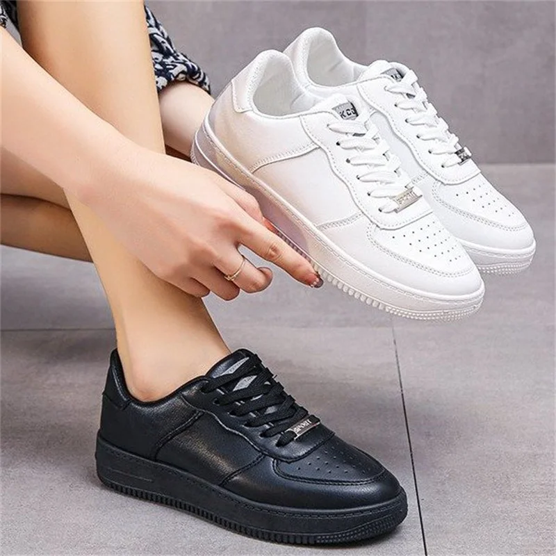 Sports Shoes Women's 2022 New Spring and Autumn Leather All Black Work Shoes Casual Shoes All-match Thick-soled Women's Shoes
Sports Shoes Women's 2022 New Spring and Autumn Leather All Black Work Shoes Casual Shoes All-match Thick-soled Women's Shoes