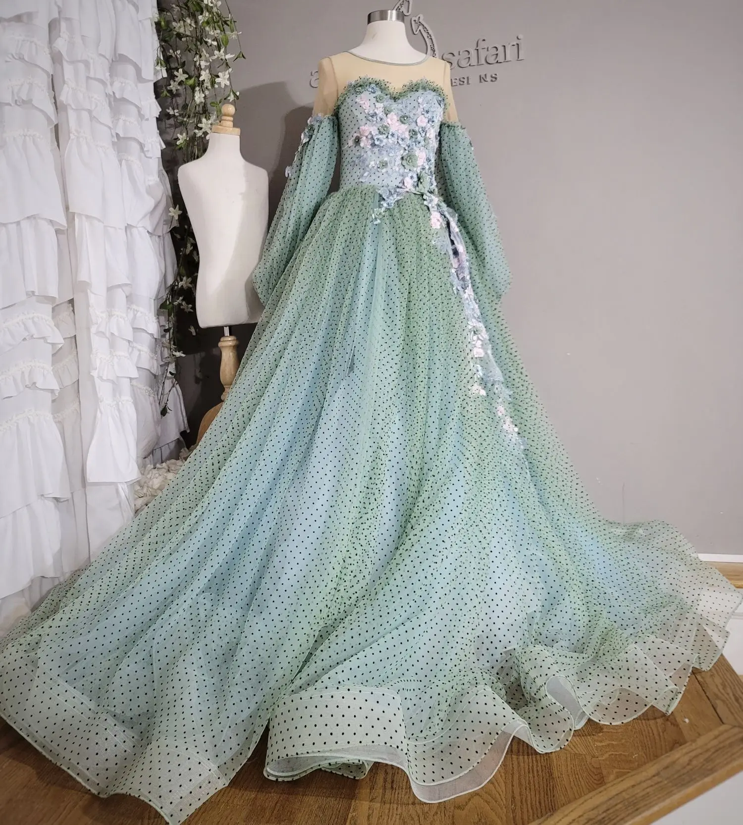 Tulle Green Prom Dresses 3D Floral Appliqued Evening Gowns Women Photoshoot Long Sleeve Party Dress vestido de noche
Tulle Green Prom Dresses 3D Floral Appliqued Evening Gowns Women Photoshoot Long Sleeve Party Dress vestido de noche