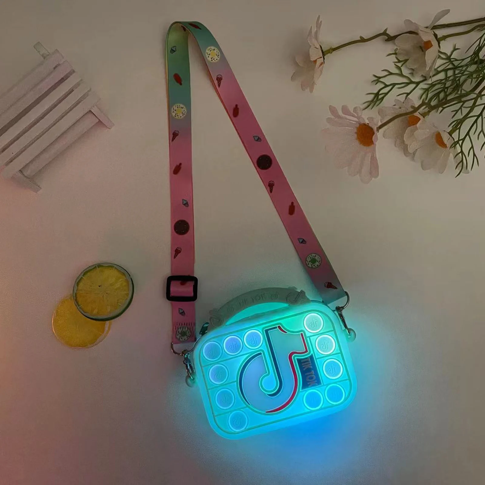 Fashion New Bag Girl Single Shoulder Bag Night Luminous Backpack Stylish Bag For Teenagers Adults
Fashion New Bag Girl Single Shoulder Bag Night Luminous Backpack Stylish Bag For Teenagers Adults