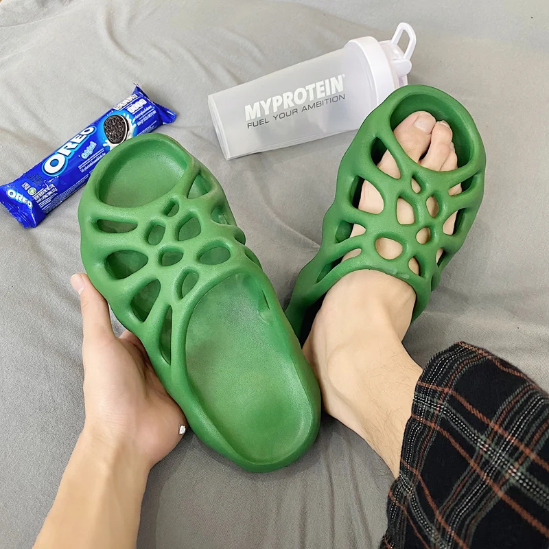 Summer Men's Slippers Outdoor Women Brand Thick Platform Beach Slides Cut-out Flat Slippers Home Couple Ladies Shoes Zapatillas
Summer Men's Slippers Outdoor Women Brand Thick Platform Beach Slides Cut-out Flat Slippers Home Couple Ladies Shoes Zapatillas