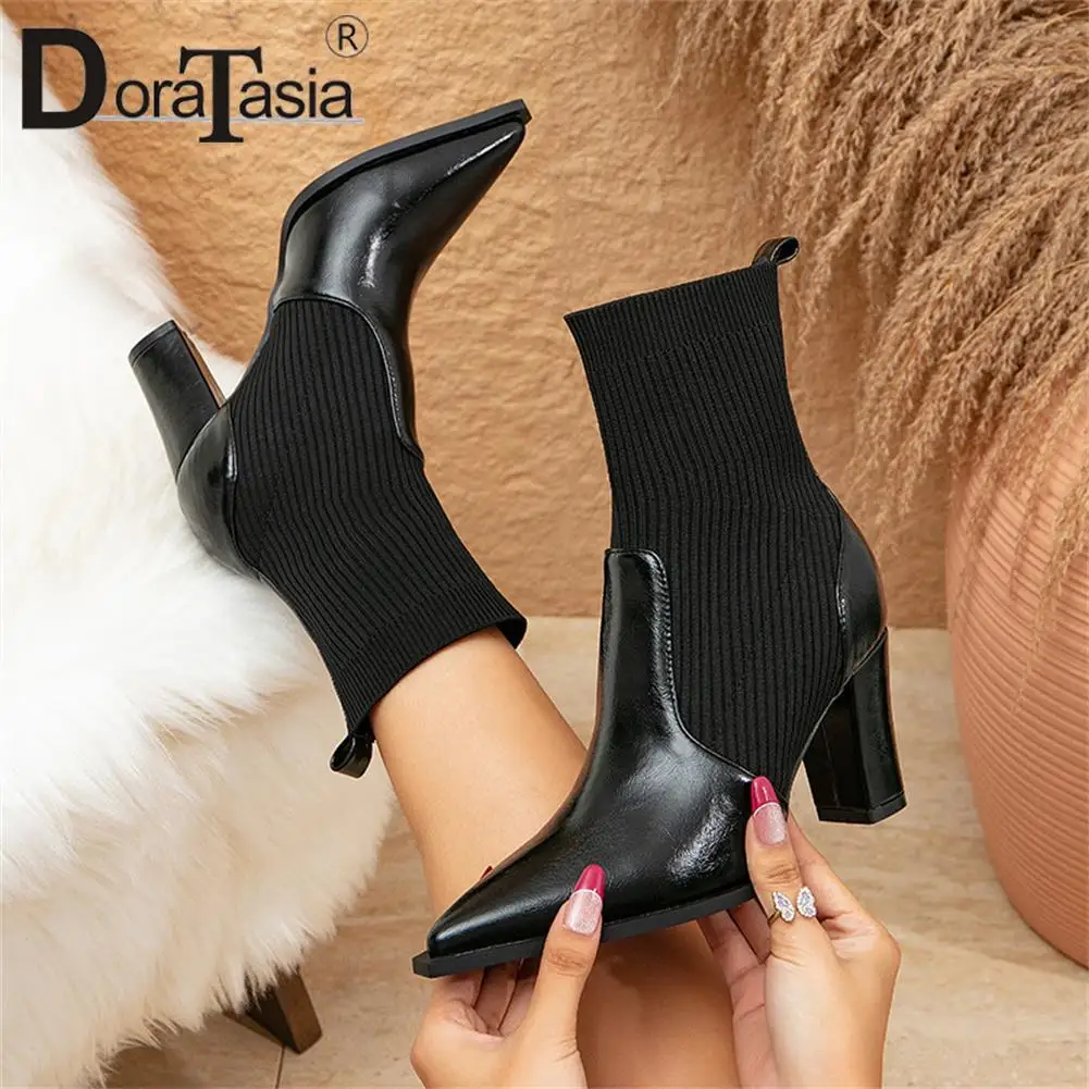 Big Size 43 Brand New Female Pointed Toe Ankle Boots Fashion Slip-on Thick High Heels women's Boots Party Office Woman Shoes
Big Size 43 Brand New Female Pointed Toe Ankle Boots Fashion Slip-on Thick High Heels women's Boots Party Office Woman Shoes