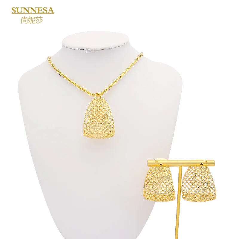 SUNNESA Fashion Fishnet Design Pendant Necklace Italian 18k Gold Plated African Earrings Sets for Women Simplicity Dubai Jewelry
SUNNESA Fashion Fishnet Design Pendant Necklace Italian 18k Gold Plated African Earrings Sets for Women Simplicity Dubai Jewelry