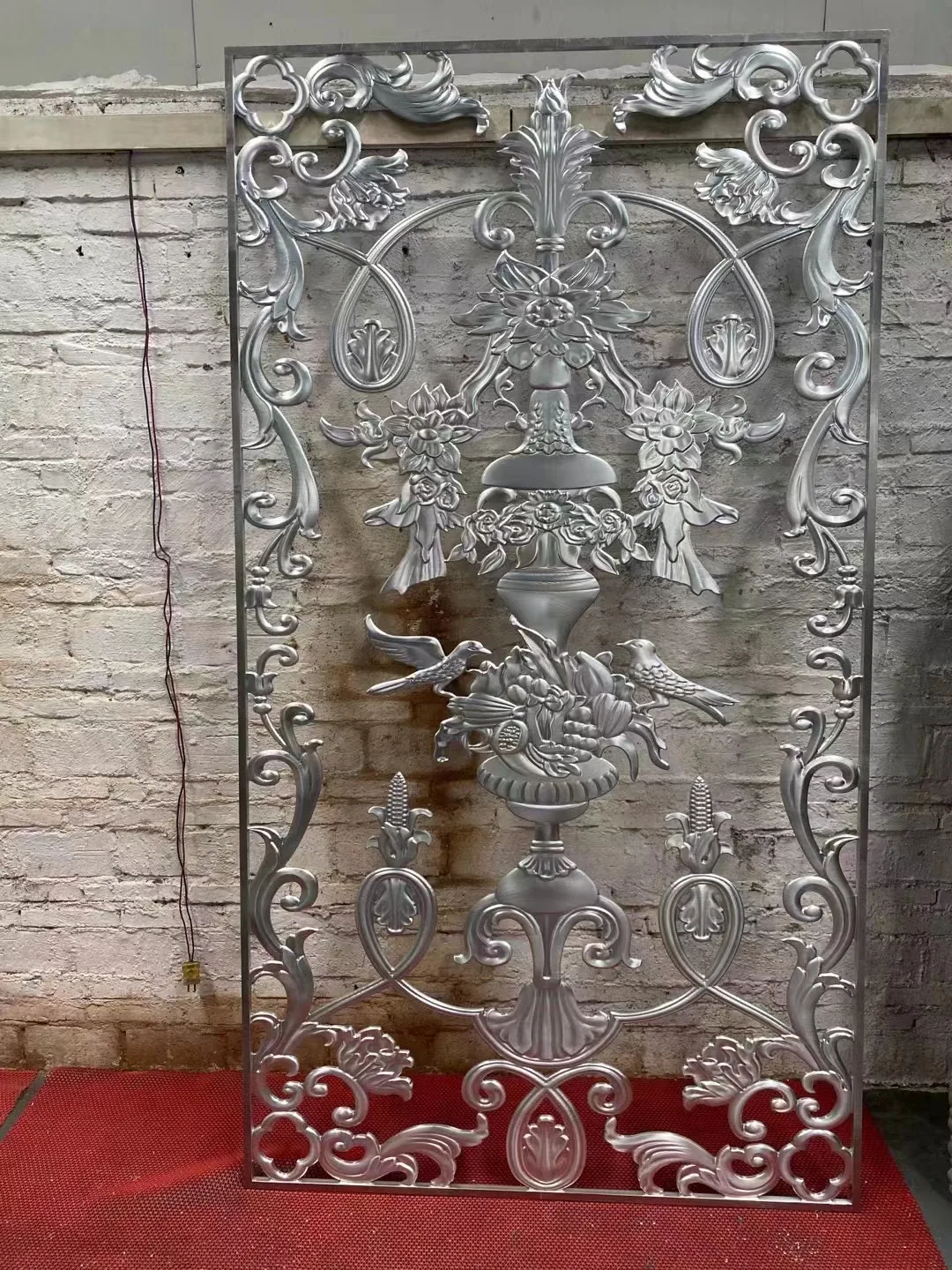 Carved hollow partition wall office hotel drop art screen garden fence metal light luxury porch decoration
Carved hollow partition wall office hotel drop art screen garden fence metal light luxury porch decoration