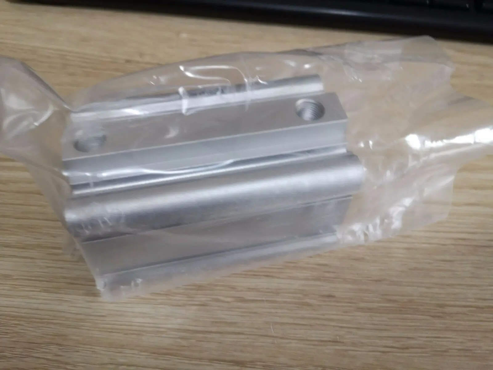 Новый SMC-цилиндр CDQ2A4050DCZ, 1 шт.
Новый SMC-цилиндр CDQ2A4050DCZ, 1 шт.