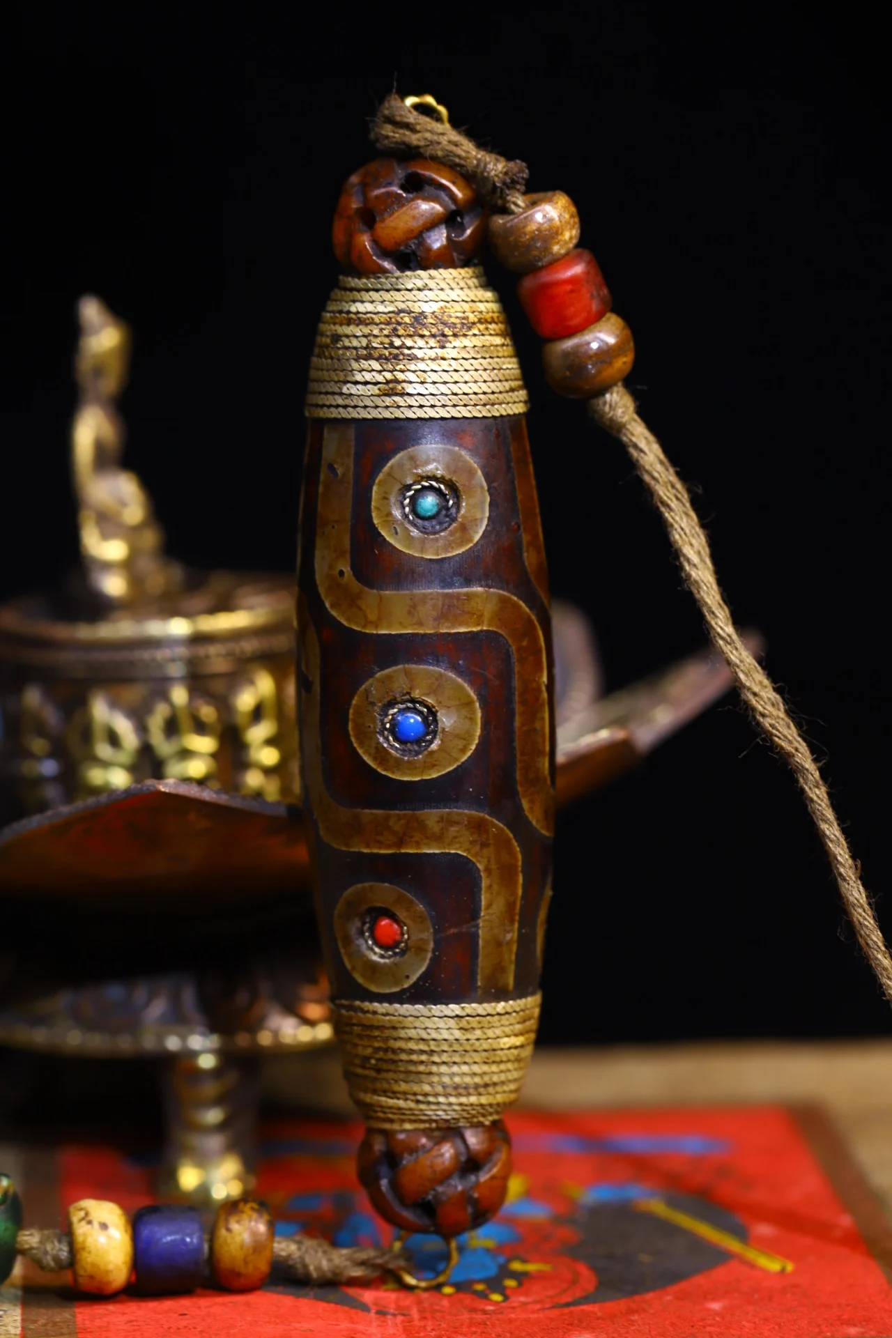4"Tibet Temple Collection Old Natural Agate Tibetan silver mosaic Gem gZi Beads Pendant Amulet Dharma Town House Exorcism
4"Tibet Temple Collection Old Natural Agate Tibetan silver mosaic Gem gZi Beads Pendant Amulet Dharma Town House Exorcism