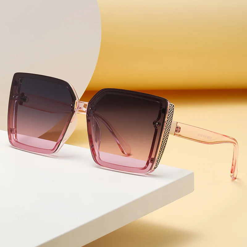 Women Fashion Large Frame Sunglasses High-end Diamond Cut Sunscreen Sunglasses Vintage Square Gafas De Sol UV400
Women Fashion Large Frame Sunglasses High-end Diamond Cut Sunscreen Sunglasses Vintage Square Gafas De Sol UV400