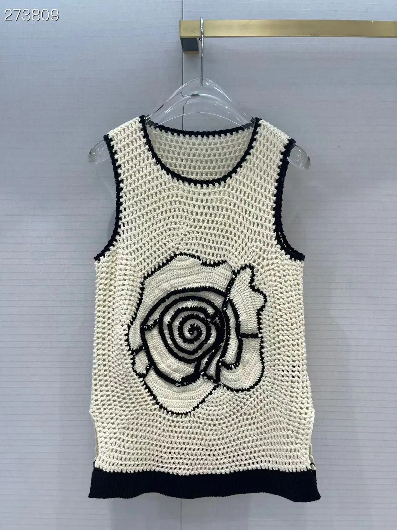 Fyion High Quality Runway Design Vest Sweater Women 2022 Summer Knitted Jacquard Femme Sleeveless Long Vest Sweater
Fyion High Quality Runway Design Vest Sweater Women 2022 Summer Knitted Jacquard Femme Sleeveless Long Vest Sweater