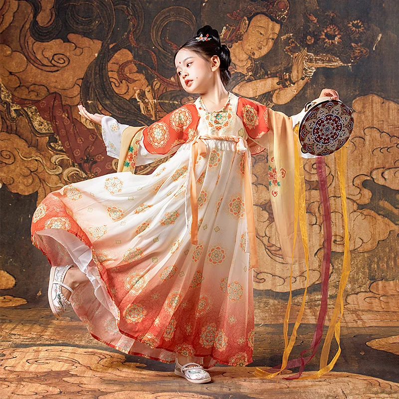 Girls' Hanfu, Tang suit and autumn children's Chinese style ancient costume, skirt dress and ancient performance costume.
Girls' Hanfu, Tang suit and autumn children's Chinese style ancient costume, skirt dress and ancient performance costume.