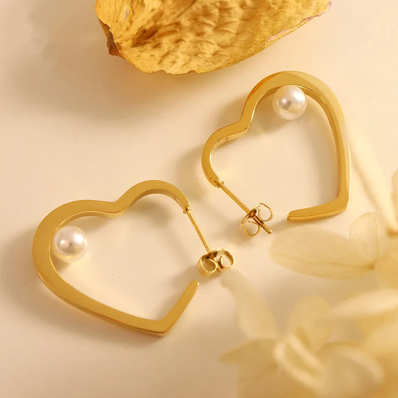 

2022 Sweet Girl Fashion Pearl Heart Shape Earrings Titanium Steel Plated 18 K Gold Jewelry Earrings Never Fade And Allergic