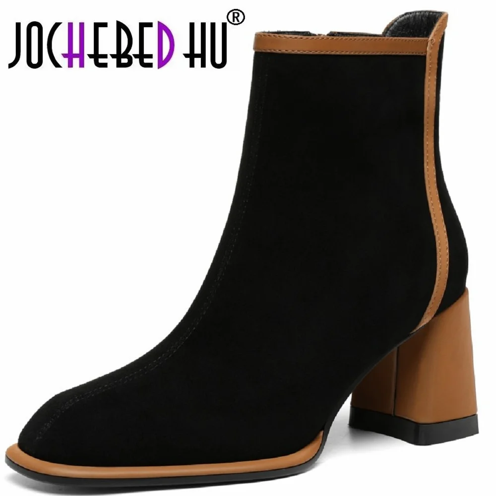 【JOCHEBED HU】New Cow Suede Zipper Women Boots Ladies Thick High Heels Shoes Winter Autumn Top Quality Ankle Boots
【JOCHEBED HU】New Cow Suede Zipper Women Boots Ladies Thick High Heels Shoes Winter Autumn Top Quality Ankle Boots