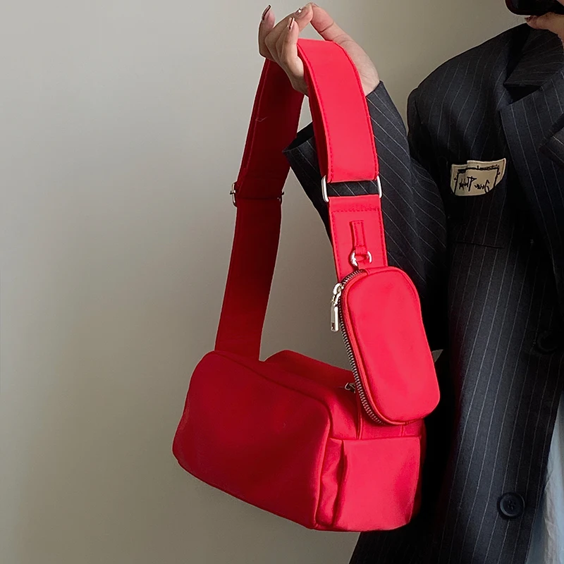 Simple Pillow Shoulder Crossbody Bag for Women Casual Nylon Cloth Girls Waist Bag Solid Color Female Messenger Bag Purse Handbag
Simple Pillow Shoulder Crossbody Bag for Women Casual Nylon Cloth Girls Waist Bag Solid Color Female Messenger Bag Purse Handbag