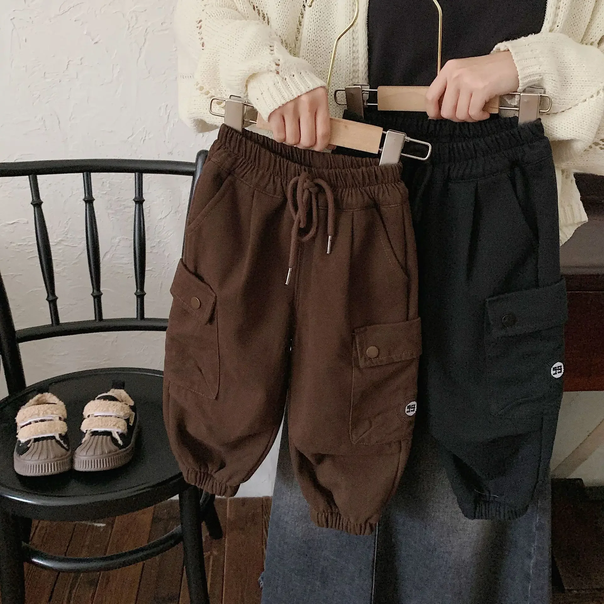 

Детские флисовые повседневные брюки, новинка зимы 2023, детская одежда, корейские комбинезоны для мальчиков, теплые брюки в иностранном стиле
