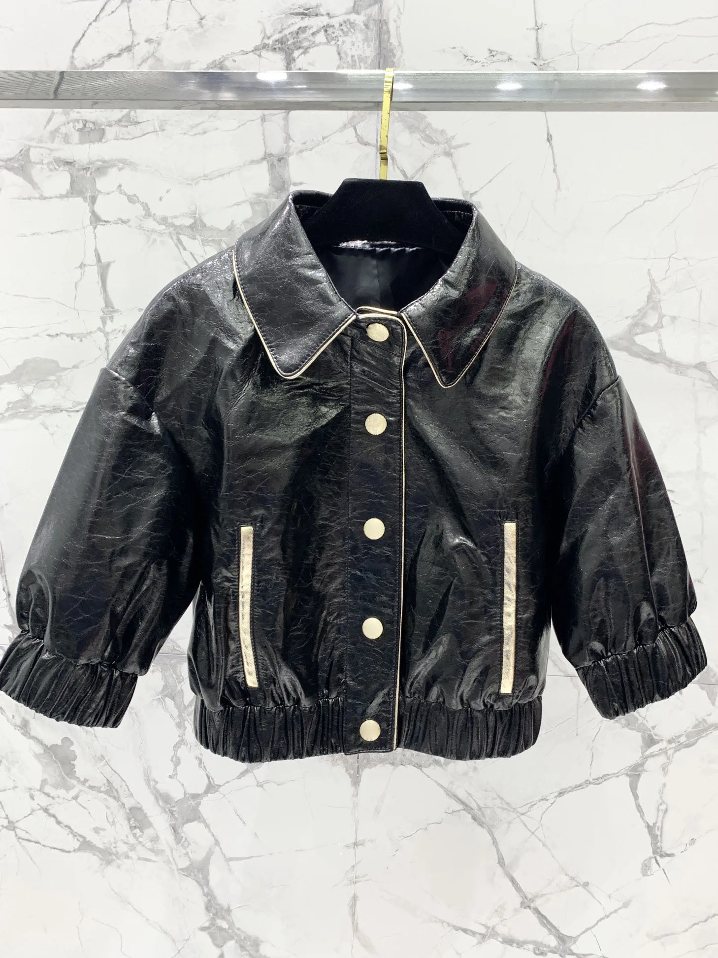 Cropped jacket lapel single-breasted design casual fashion 2023 summer new style 0331
Cropped jacket lapel single-breasted design casual fashion 2023 summer new style 0331