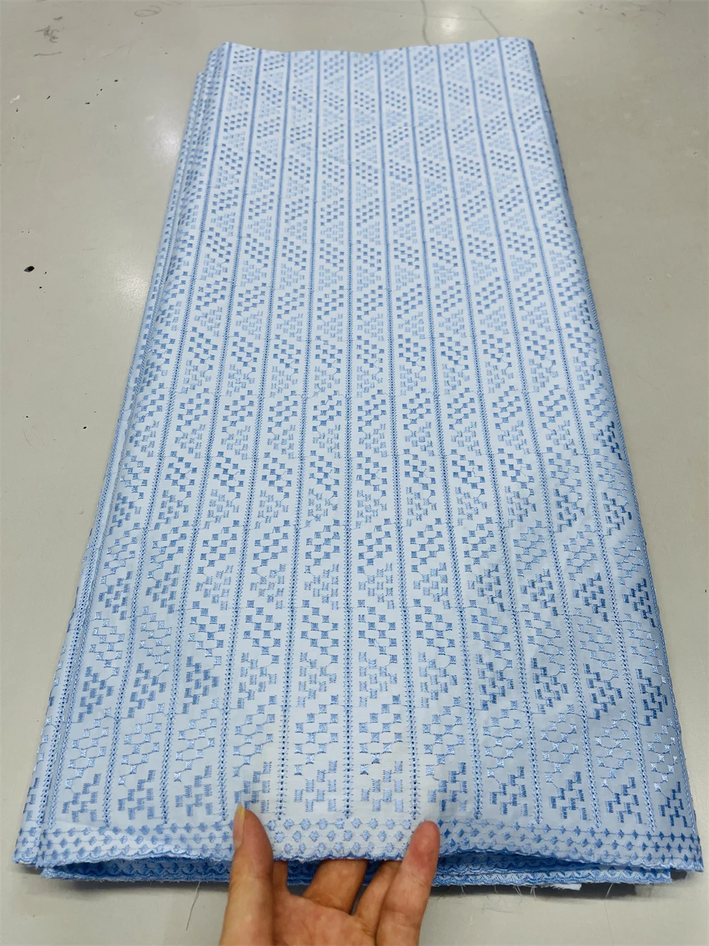 African Lace Fabric 5 Yards High Quality Nigerian 100%cotton Lace Swiss Voile Lace In Switzerland For Women Party Dress LY1447
African Lace Fabric 5 Yards High Quality Nigerian 100%cotton Lace Swiss Voile Lace In Switzerland For Women Party Dress LY1447