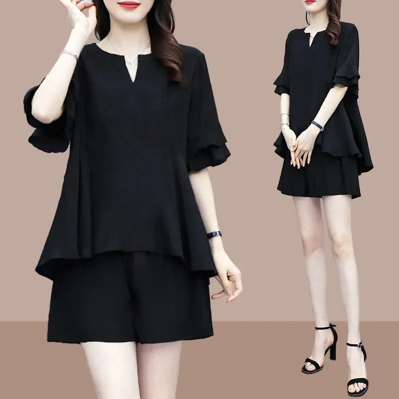 Set Women's 2022 Summer New Style Female Stitching Two-Oiece Pants Short-Sleeved Tops Shorts Casual Suits Fashion 2PCS Ladies
Set Women's 2022 Summer New Style Female Stitching Two-Oiece Pants Short-Sleeved Tops Shorts Casual Suits Fashion 2PCS Ladies