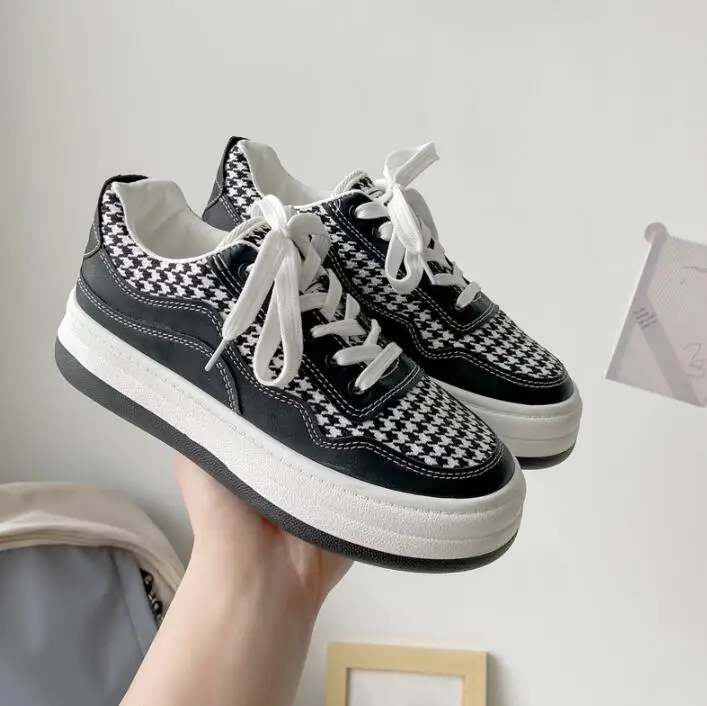2022 New Women Mesh Breathable Vulcanized Shoes Fashion Sneakers Women Shoes Platform Sneakers Running Casual Shoes Women Summer
2022 New Women Mesh Breathable Vulcanized Shoes Fashion Sneakers Women Shoes Platform Sneakers Running Casual Shoes Women Summer