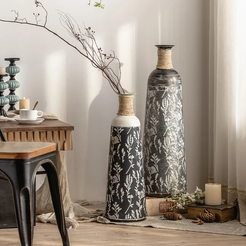French Retro Floor Vase Iron Craft Decorations New Chinese Flower Shop Indoor Living Room Entrance Dried Flower Arrangement
French Retro Floor Vase Iron Craft Decorations New Chinese Flower Shop Indoor Living Room Entrance Dried Flower Arrangement