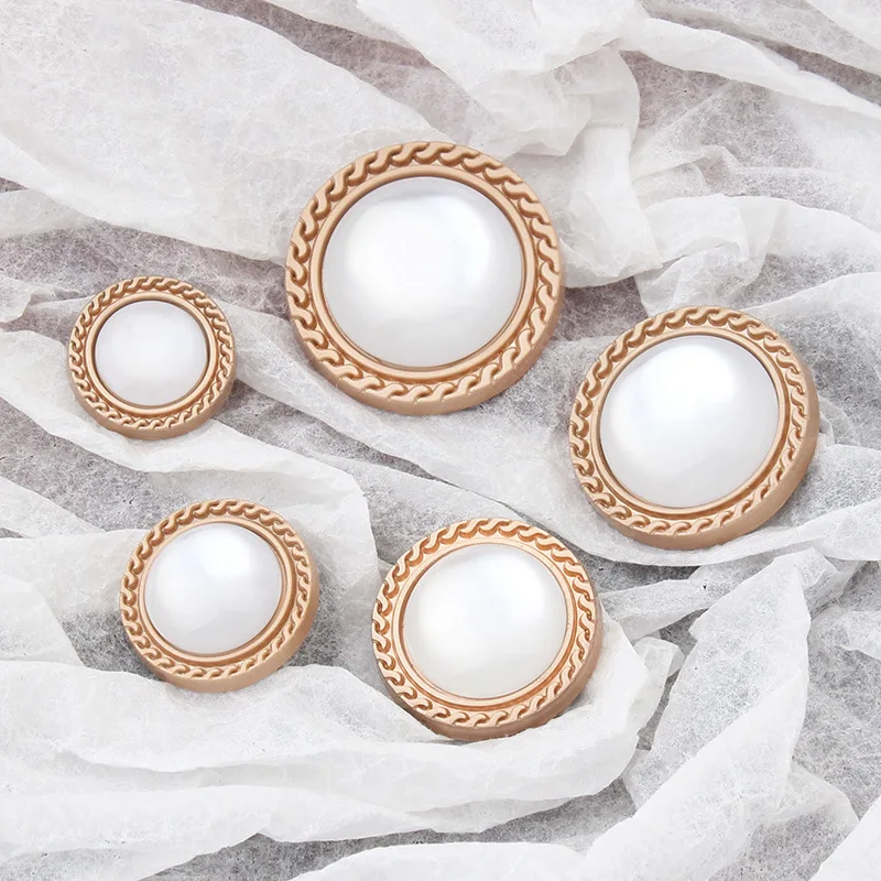 10pcs/lot High-end Metal Buttons Sweater Cashmere Coat Fashion Round White Pearlescent Large Button Clothing Decor Accessories 
10pcs/lot High-end Metal Buttons Sweater Cashmere Coat Fashion Round White Pearlescent Large Button Clothing Decor Accessories